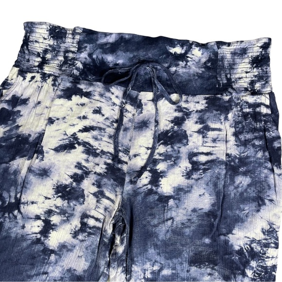 Peace & Pearls size Xl blue & white fireworks tie dye crinkly wide leg pants - Picture 4 of 14